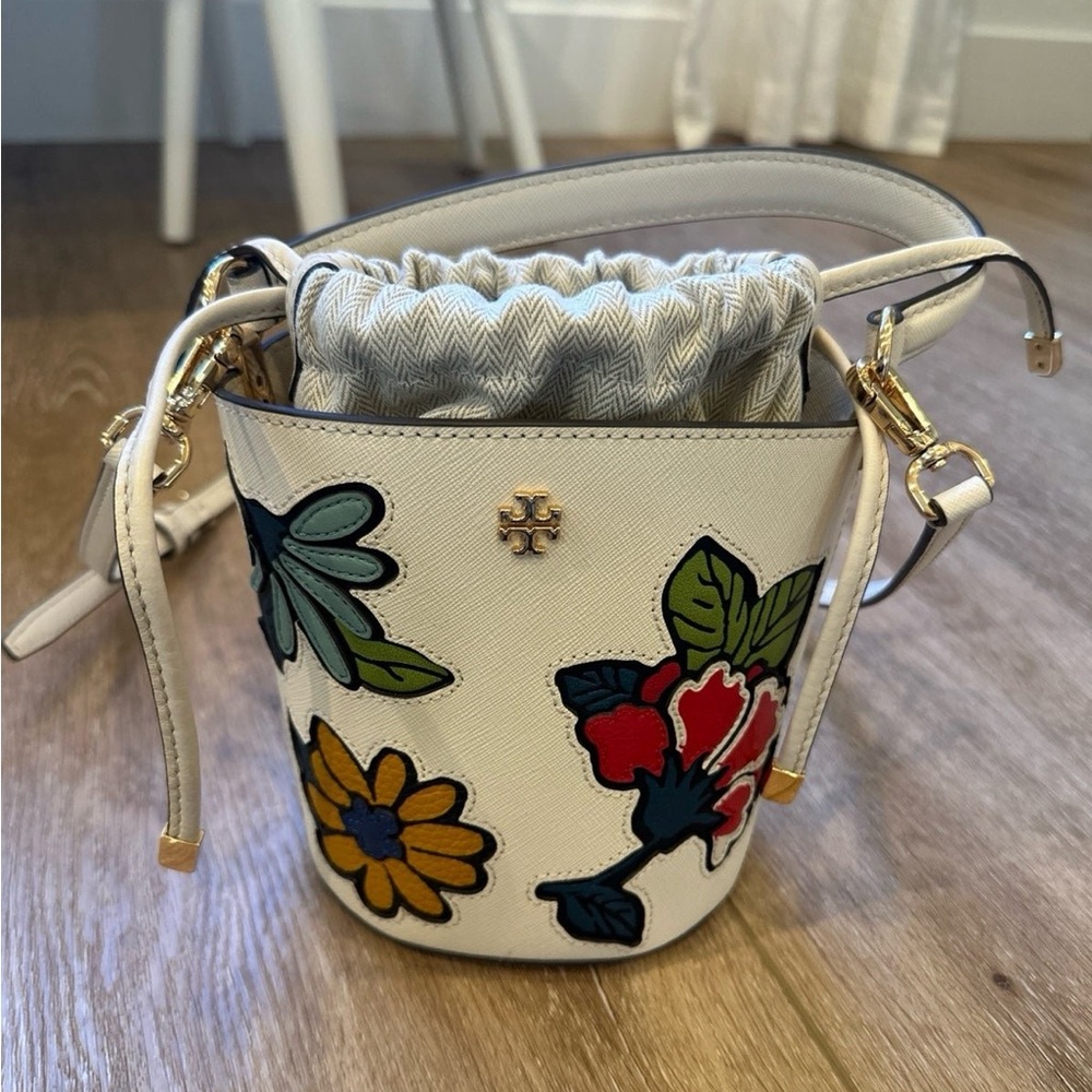 Tory Burch Emerson Appliqué Mini Bucket Cream Bag
